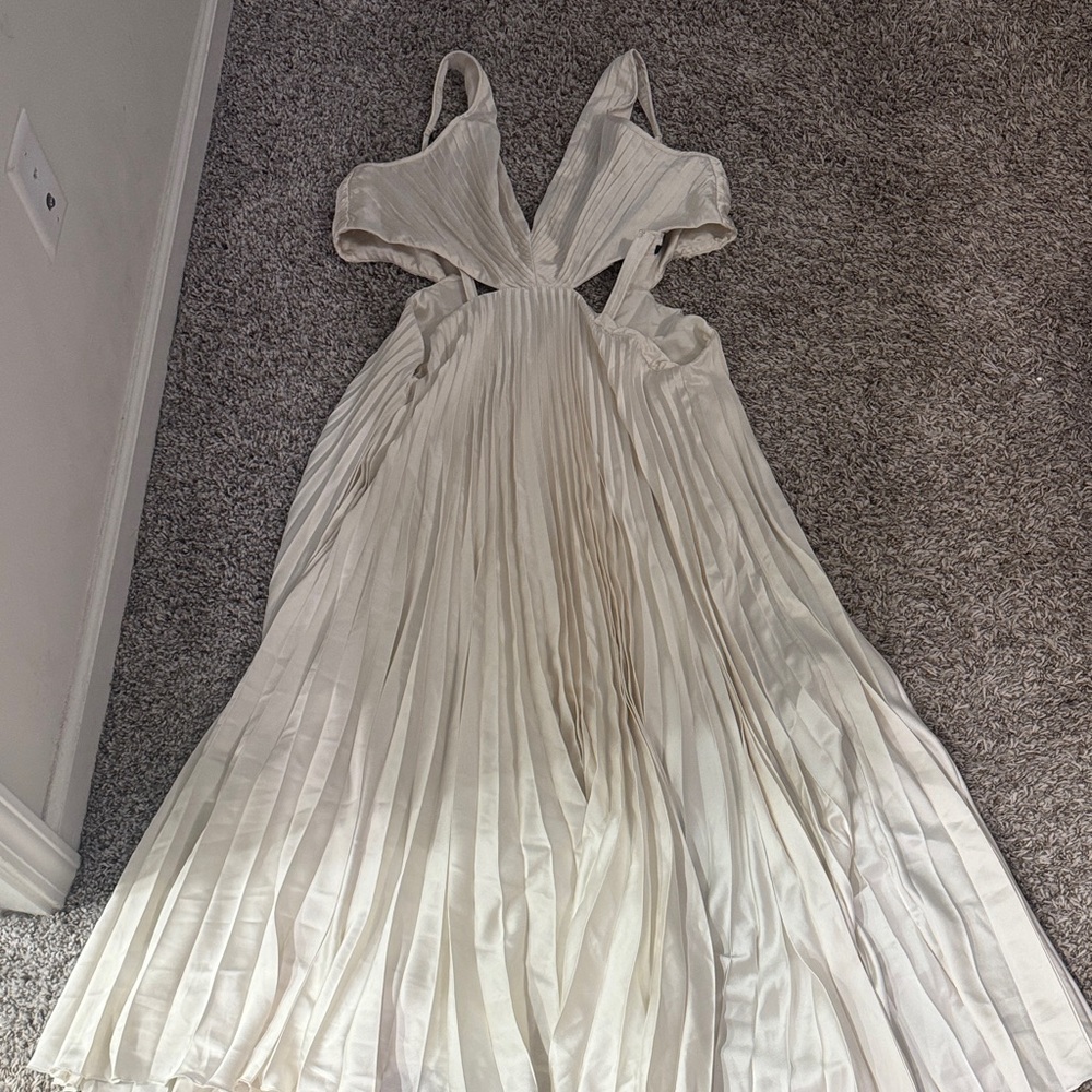 Abercrombie & Fitch Pleated Maxi Dress